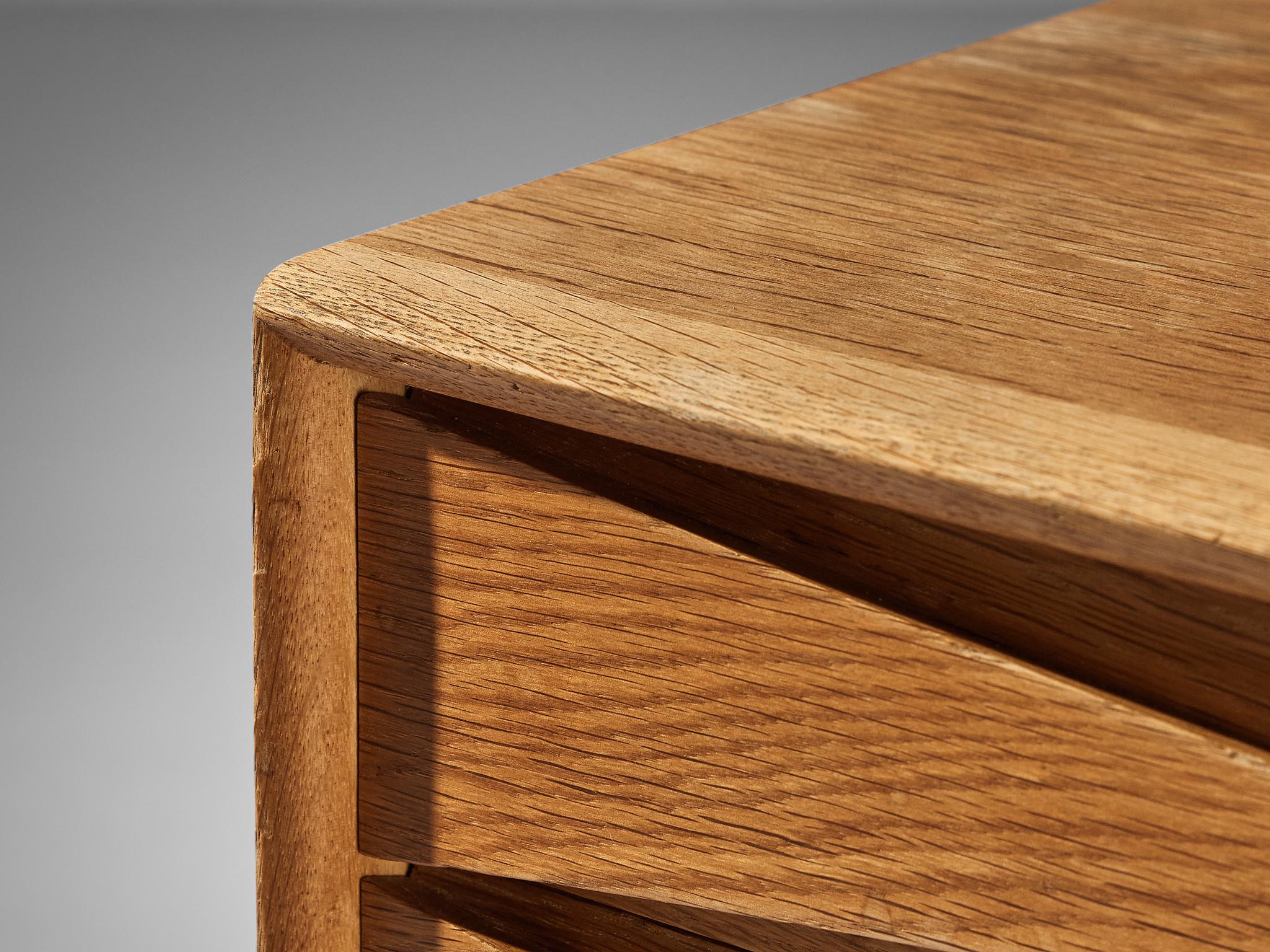 Rimbert Sandholt pour Ateljé Glas & Trä Table de chevet ou armoire en Oak en vente 2
