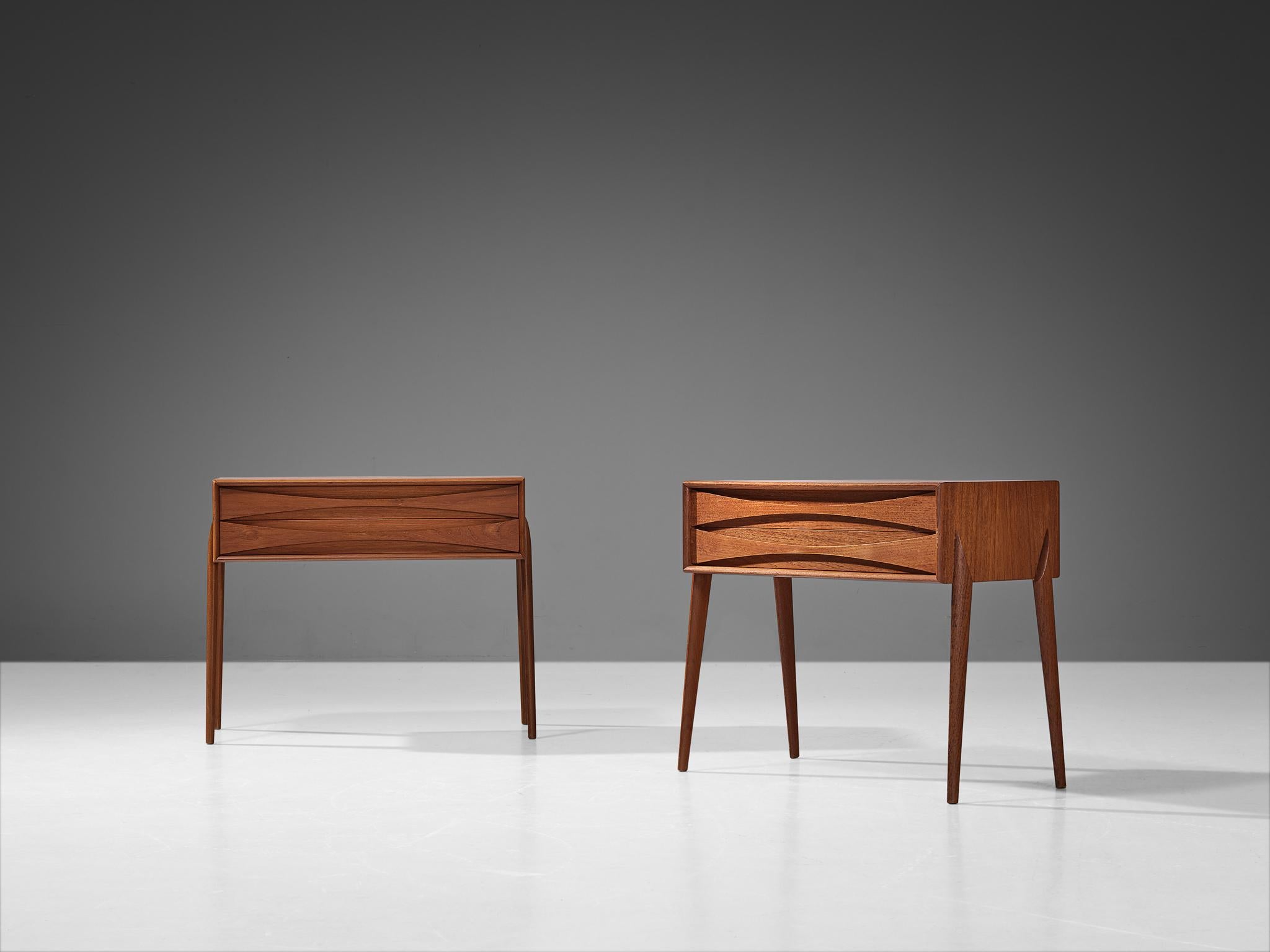 Rimbert Sandholt for Ateljé Glas & Trä, pair of night stands or side tables, teak, Sweden, 1960s.

This charming pair of nightstands or side tables is designed by the Swedish designer Rimbert Sandholt. This pair is well-constructed in a precise