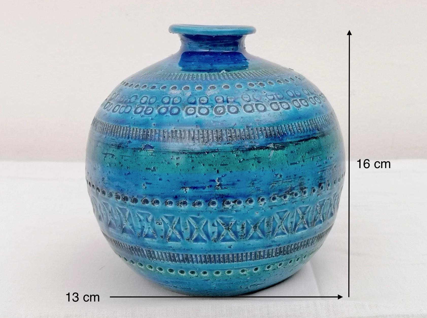 Rimini Blue Ceramic Sphere Vase by Aldo Londi for Flavia Montelupo, Italy, 1970s In Good Condition In Bresso, Lombardy