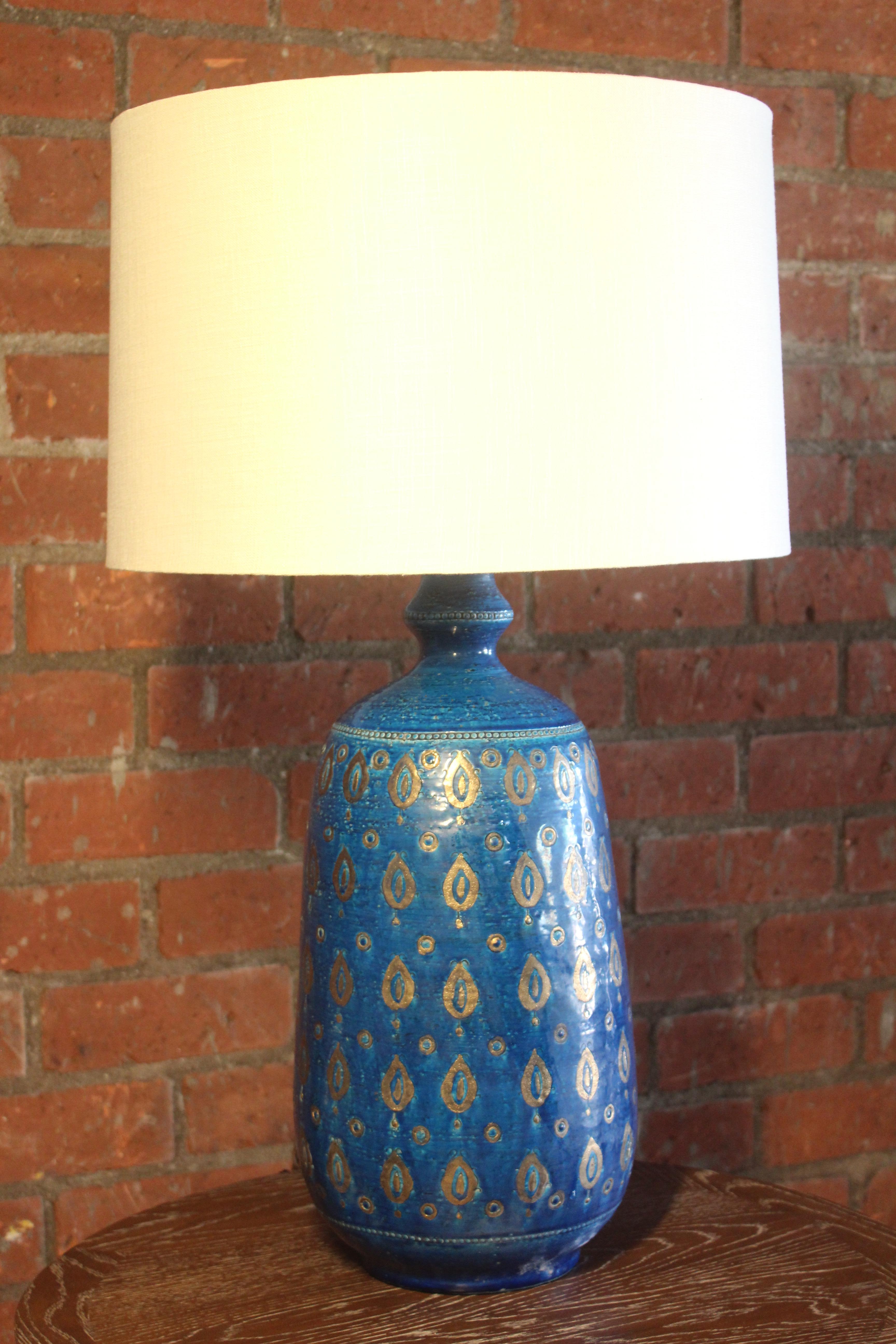 Rimini Blue Table Lamp by Aldo Londi for Bitossi, Italy, 1960s In Good Condition In Los Angeles, CA