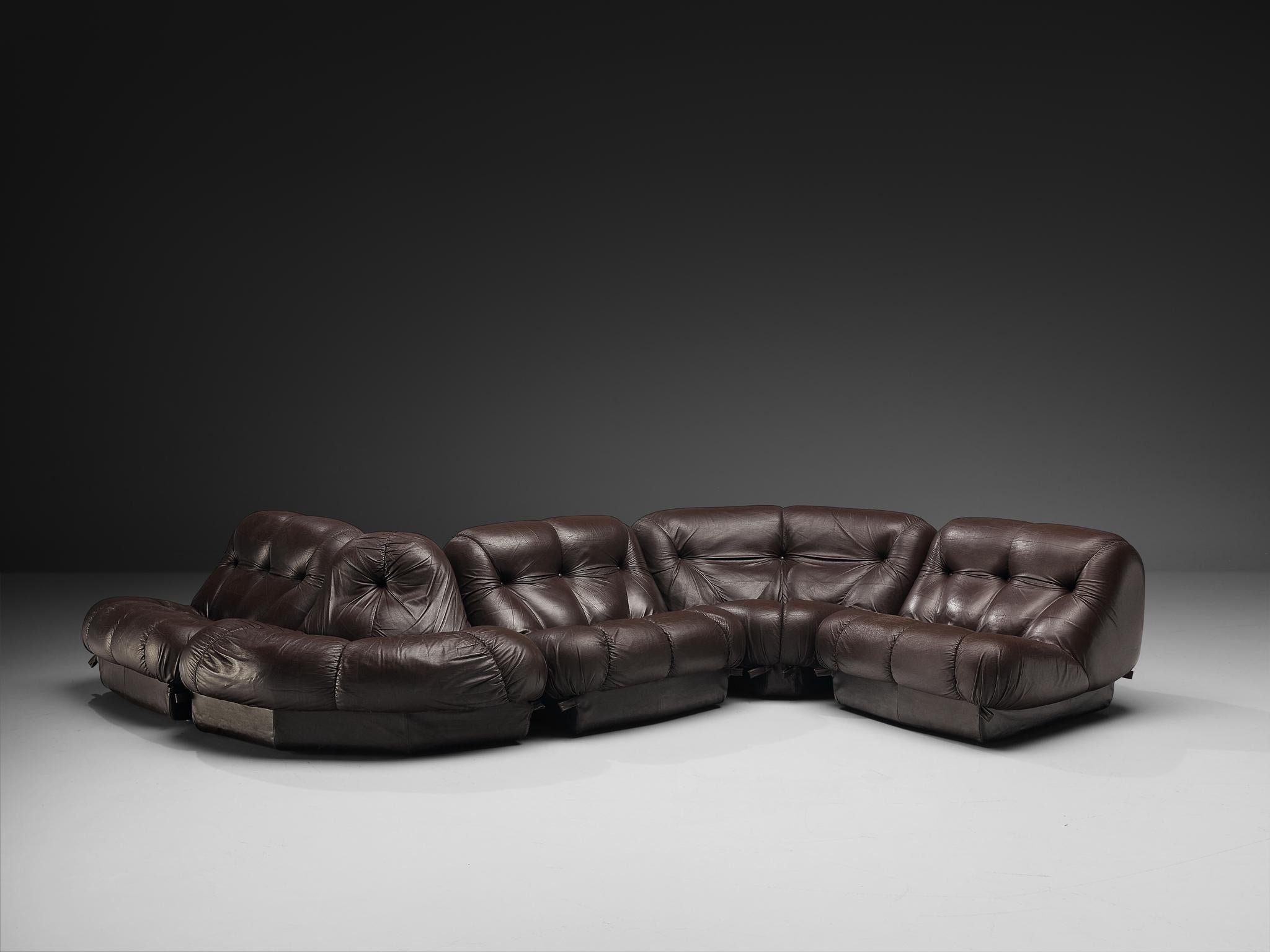 RImo Maturi para Mimo Padova,  Sofá 'Nuvolone', cuero, Italia, años 70

Impresionante sofá modular del diseñador italiano Rimo Maturii para el fabricante Mimo Padova. El sofá 
