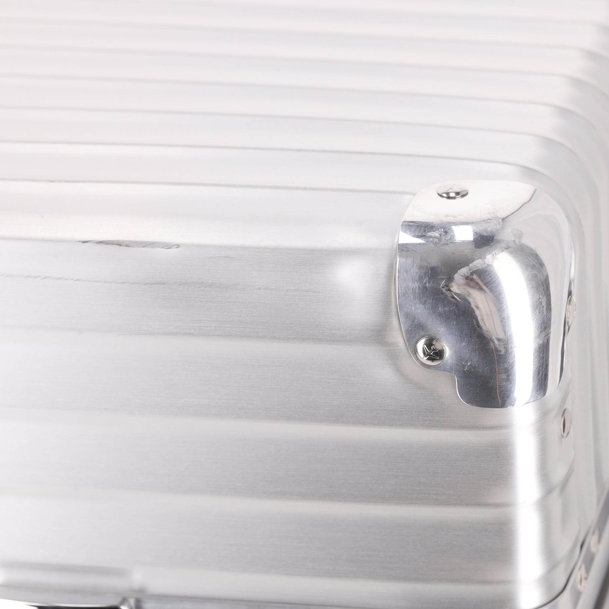 Rimowa Classic Check-In M Valigia in alluminio in vendita 9