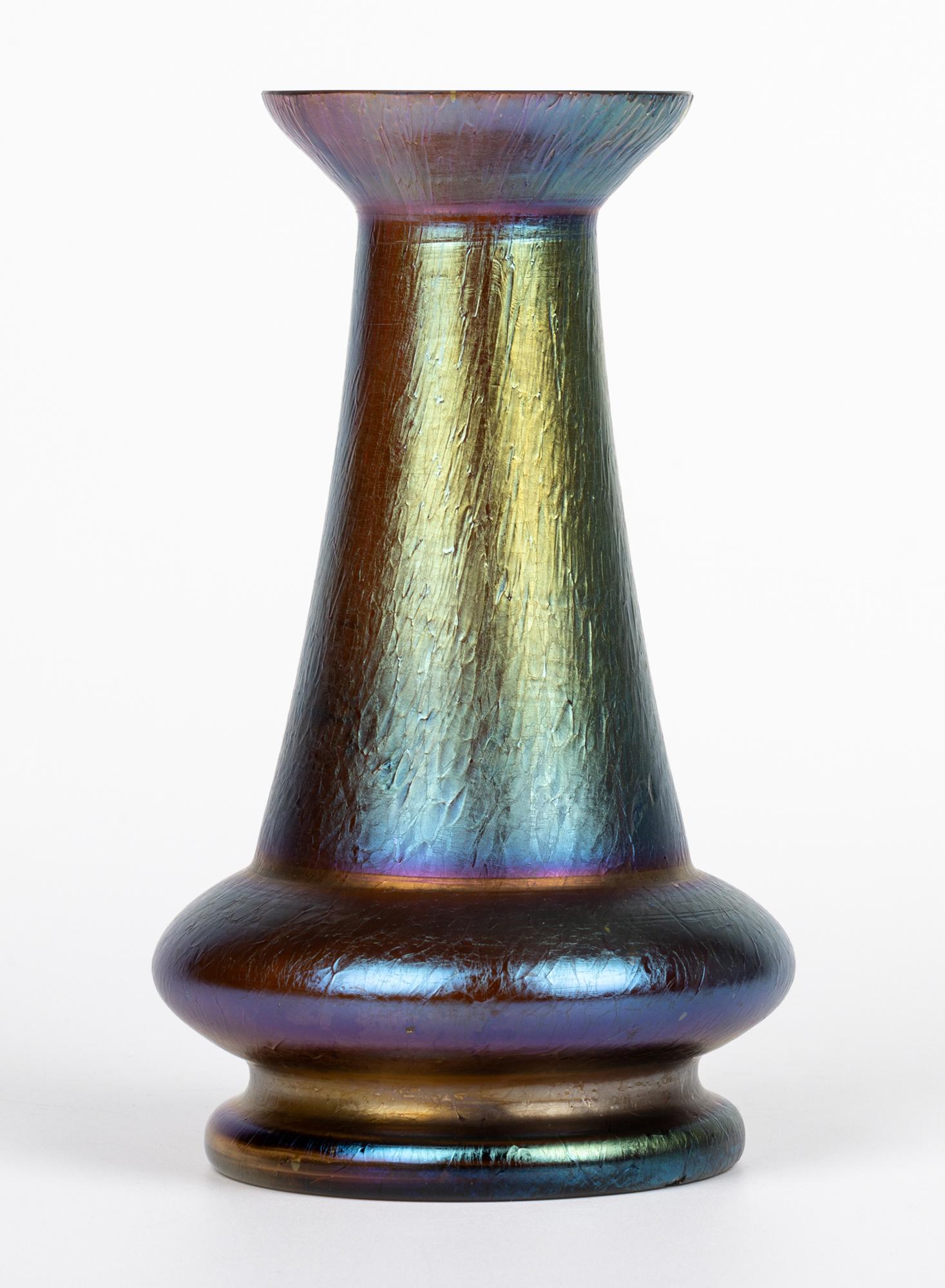 Jarrón de cristal Art Nouveau iridiscente de Bohemia Rindskopf en venta 8