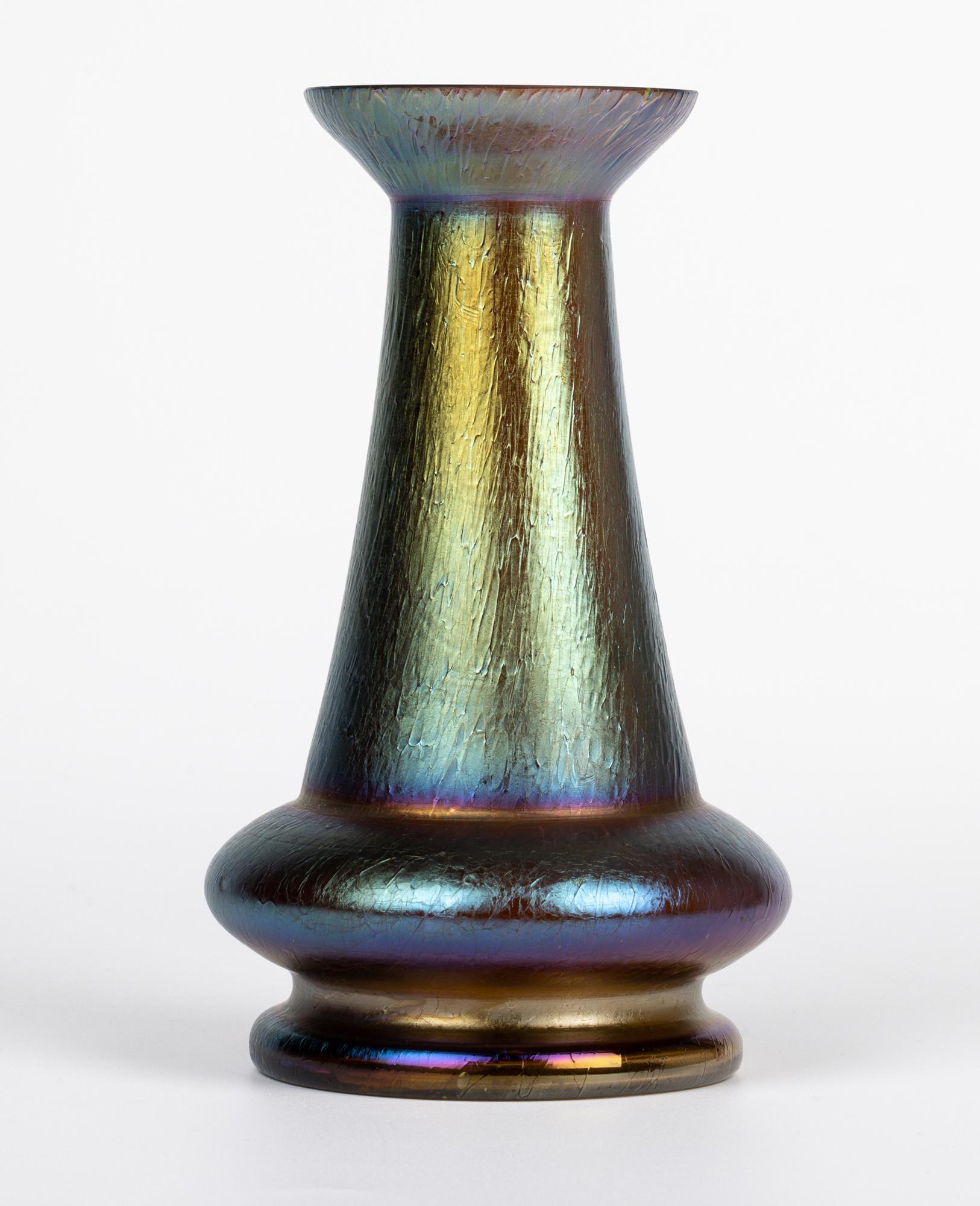 Jarrón de cristal Art Nouveau iridiscente de Bohemia Rindskopf en Bueno estado para la venta en Bishop's Stortford, Hertfordshire