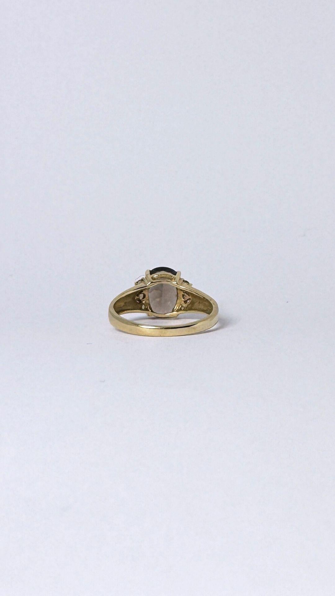 Ring 14 carat gold with smokey quarts  2 carat, surrounded with little quarts  For Sale 1