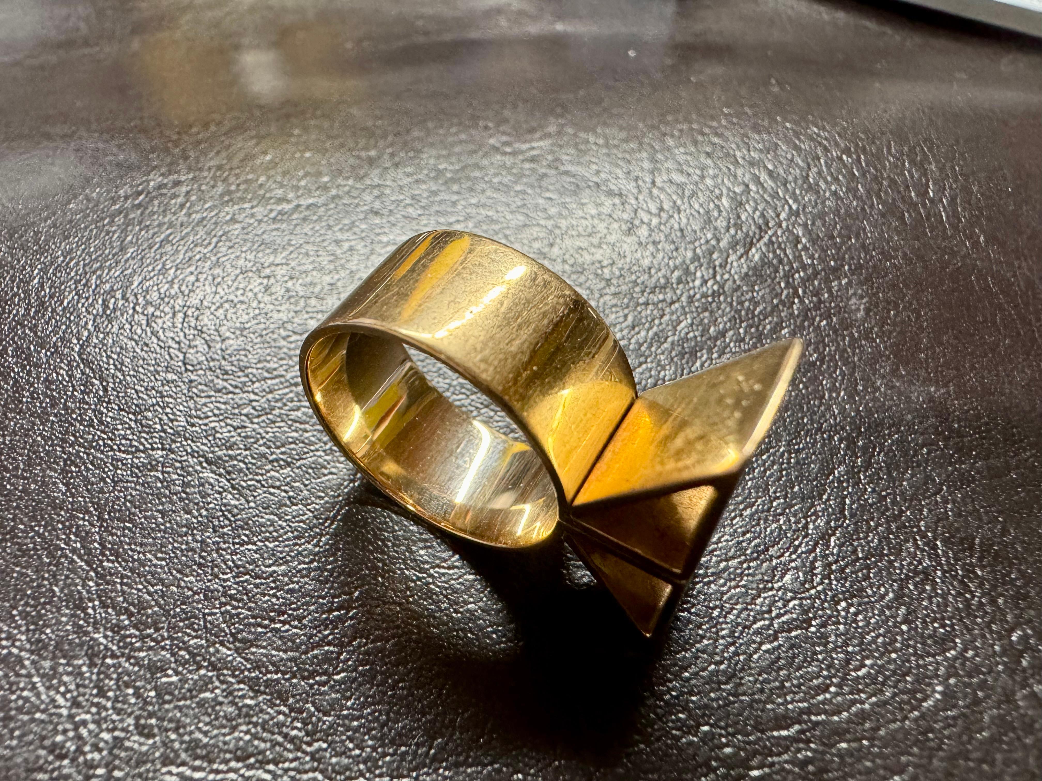 Ring 14 Karat Gold. Design French-Finnish Interior Architect Li Helo. Rare. For Sale 1