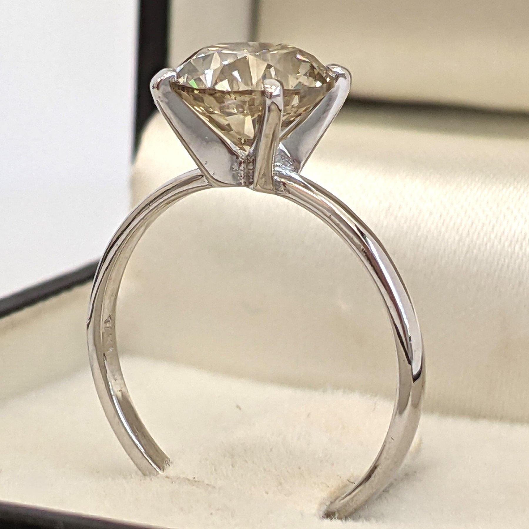 Ring - 14 kt. Weißgold - 2,14ct. tw. Diamant (natürlich gefärbt) - IGI im Angebot 1