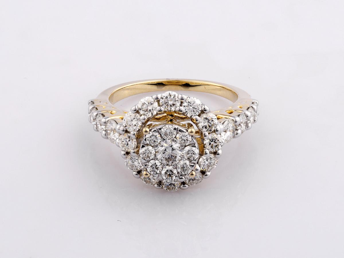 Bague - Or jaune 14 kt - 2,08 ct tw. Grappe de diamants naturels en halo Neuf - En vente à Antwerp, BE