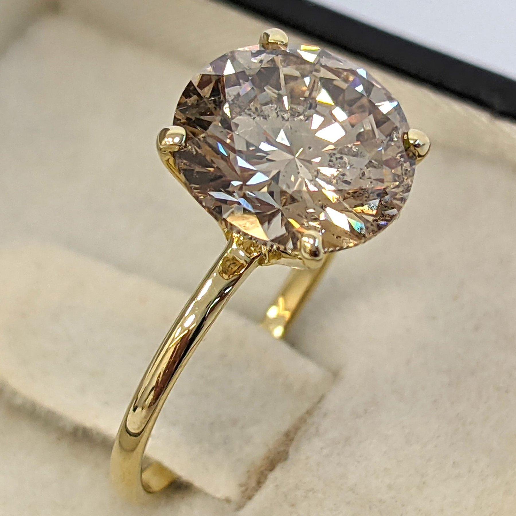 Ring - 14 kt. Gelbgold - 4,01ct. tw. Diamant (natürlich gefärbt) - IGI Damen im Angebot