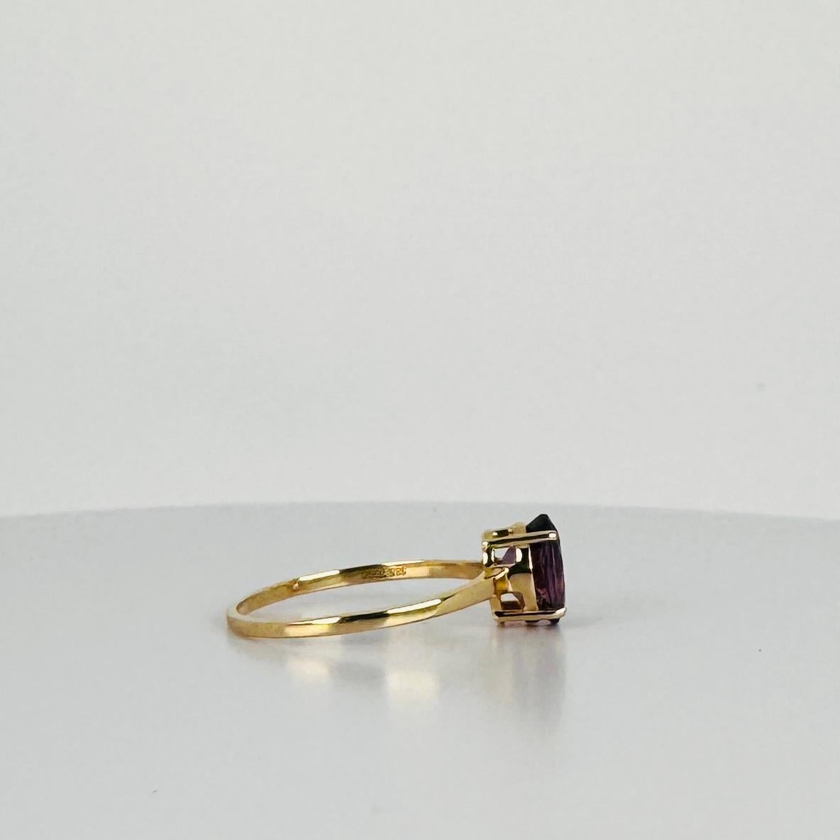 Ring 14K gold with Spinel Mahenge 1.30 carat natural stone In Good Condition For Sale In Heemstede, NL