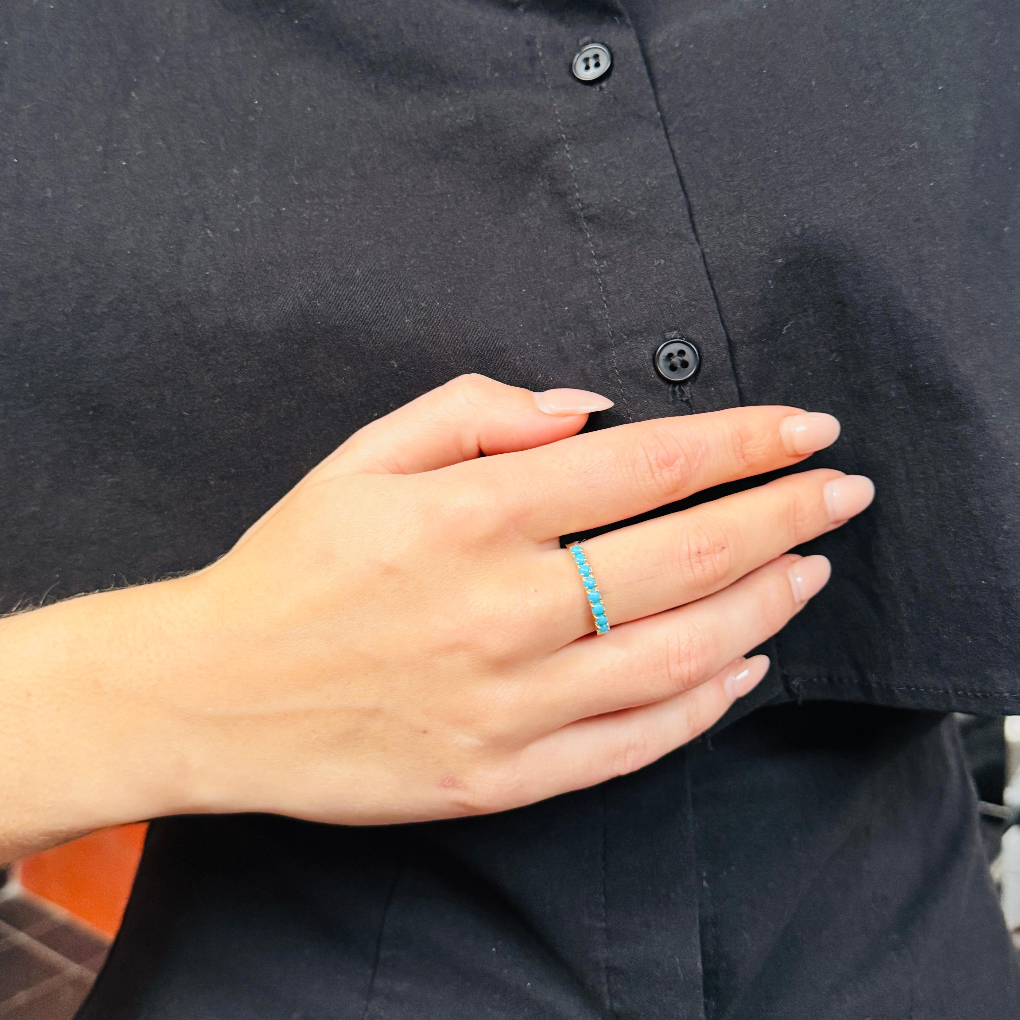 Taille ronde Bague en or jaune 14k avec 8 turquoises rondes en vente