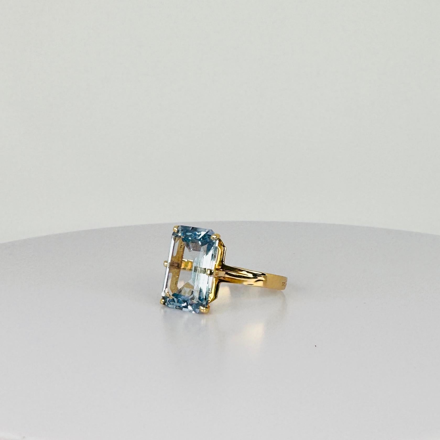 Bague en or jaune 14k avec topaze bleue taille émeraude 2 carats Pour femmes en vente