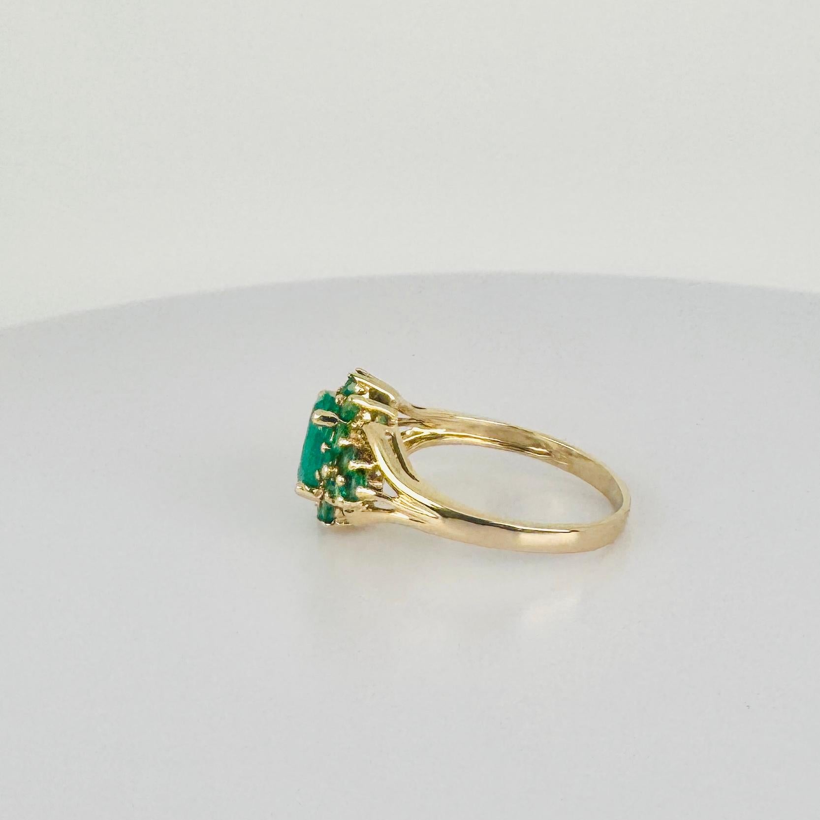 Ring 14k Gelbgold mit natürlichem Diamant VS 0,04 Karat & Smaragden Damen im Angebot