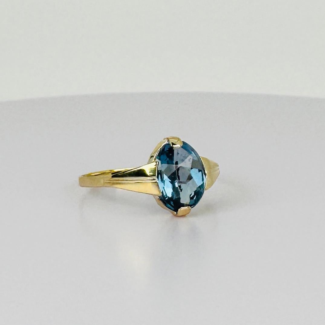 Bague en or jaune 14k avec aigue-marine ovale facettée d'environ 1,20 carat en vente 2
