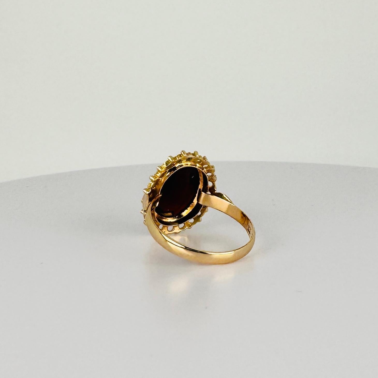 Ring 14k Yellow Gold with Oval Facetted Garnet of 2.5 carat For Sale 1