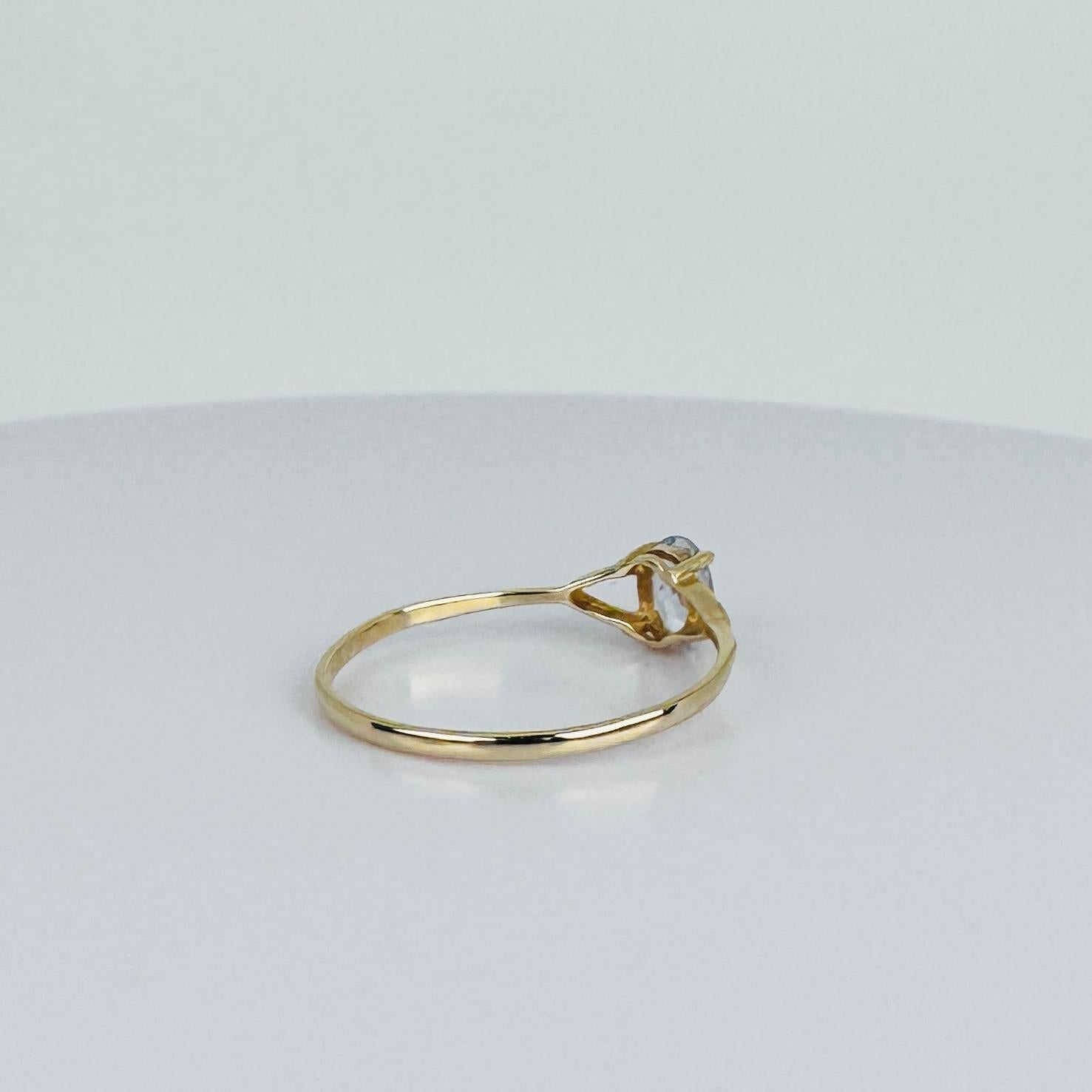 Anello in oro giallo 14k con acquamarina ovale Nature Light da 0,5 carati in vendita 3