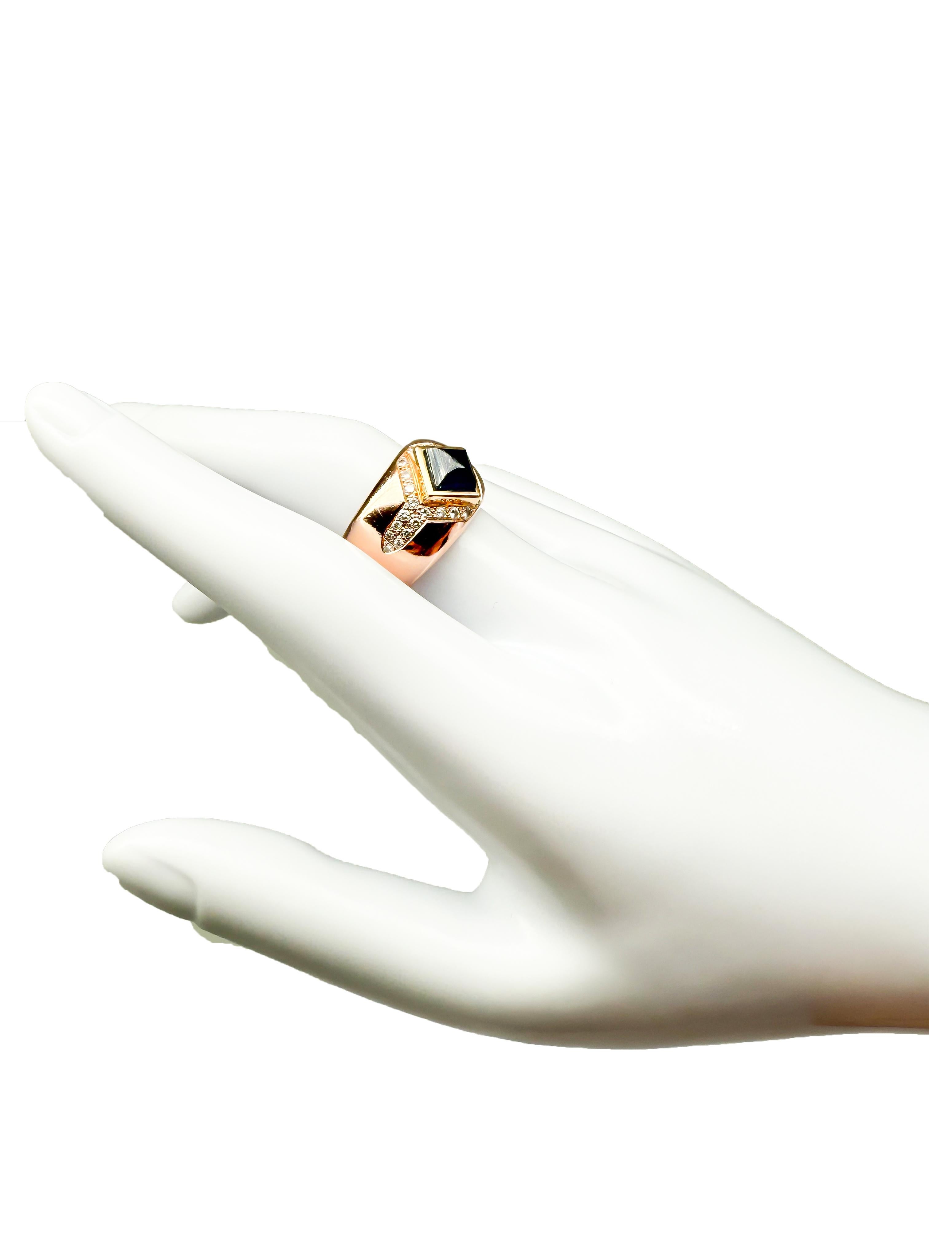Taille cabochon Ring 14k yellow gold with sapphire and diamonds en vente