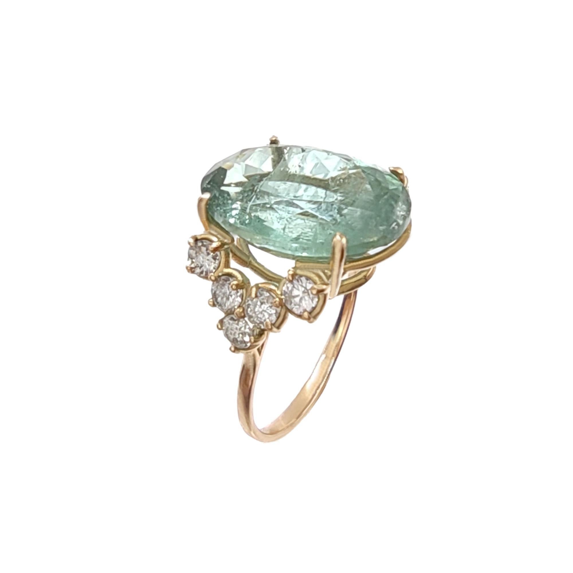 Contemporary 14kt Oval Green Tourmaline and  Diamond Cocktail Ring - Certified  For Sale