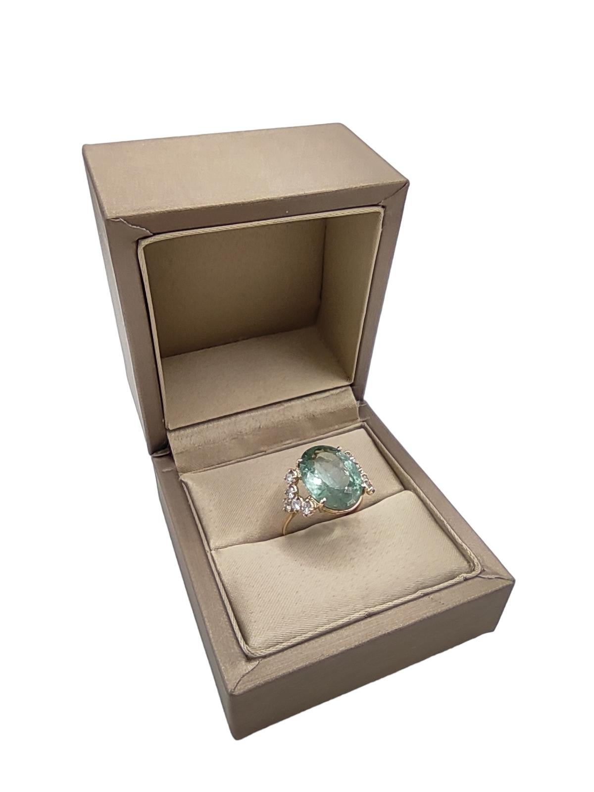 14kt Oval Green Tourmaline and  Diamond Cocktail Ring - Certified  In New Condition For Sale In Sant Josep de sa Talaia, IB