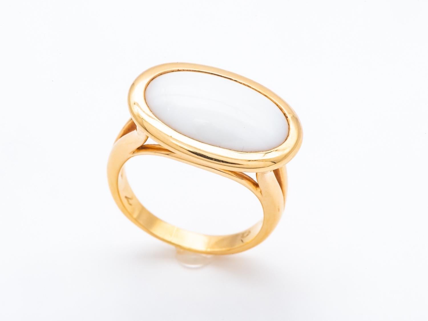 Ring 18 Carat Pink Gold Art Deco Style Surmounted White Onyx Stone Set Closed 2