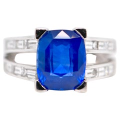 Ring aus 18 Karat Weißgold mit 5,77 Karat Saphir und 0,96 Karat Diamanten besetzt