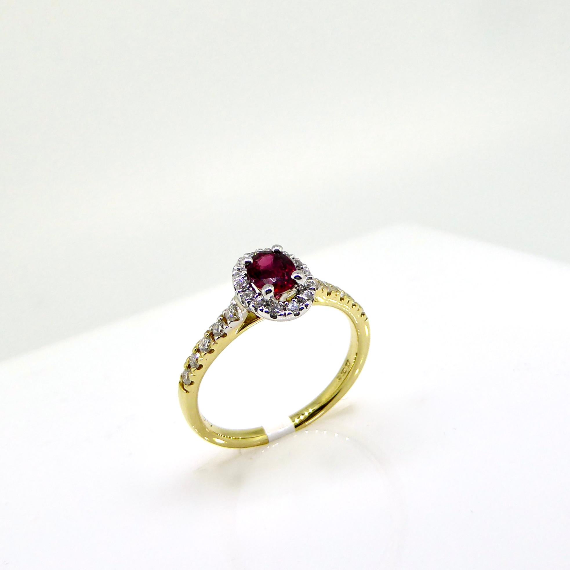 Women's Ring, 18 Carat Yellow Gold, Diamond, Ruby, Clustering For Sale
