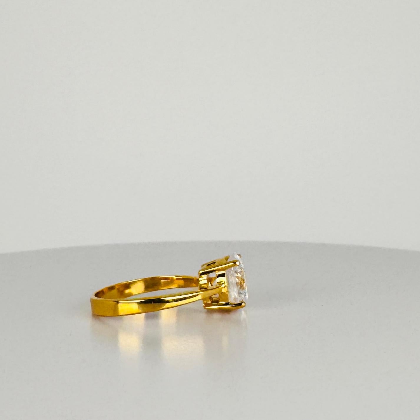 Ring 18 carat rose gold with round facetted zirkonia 1 carat For Sale 2