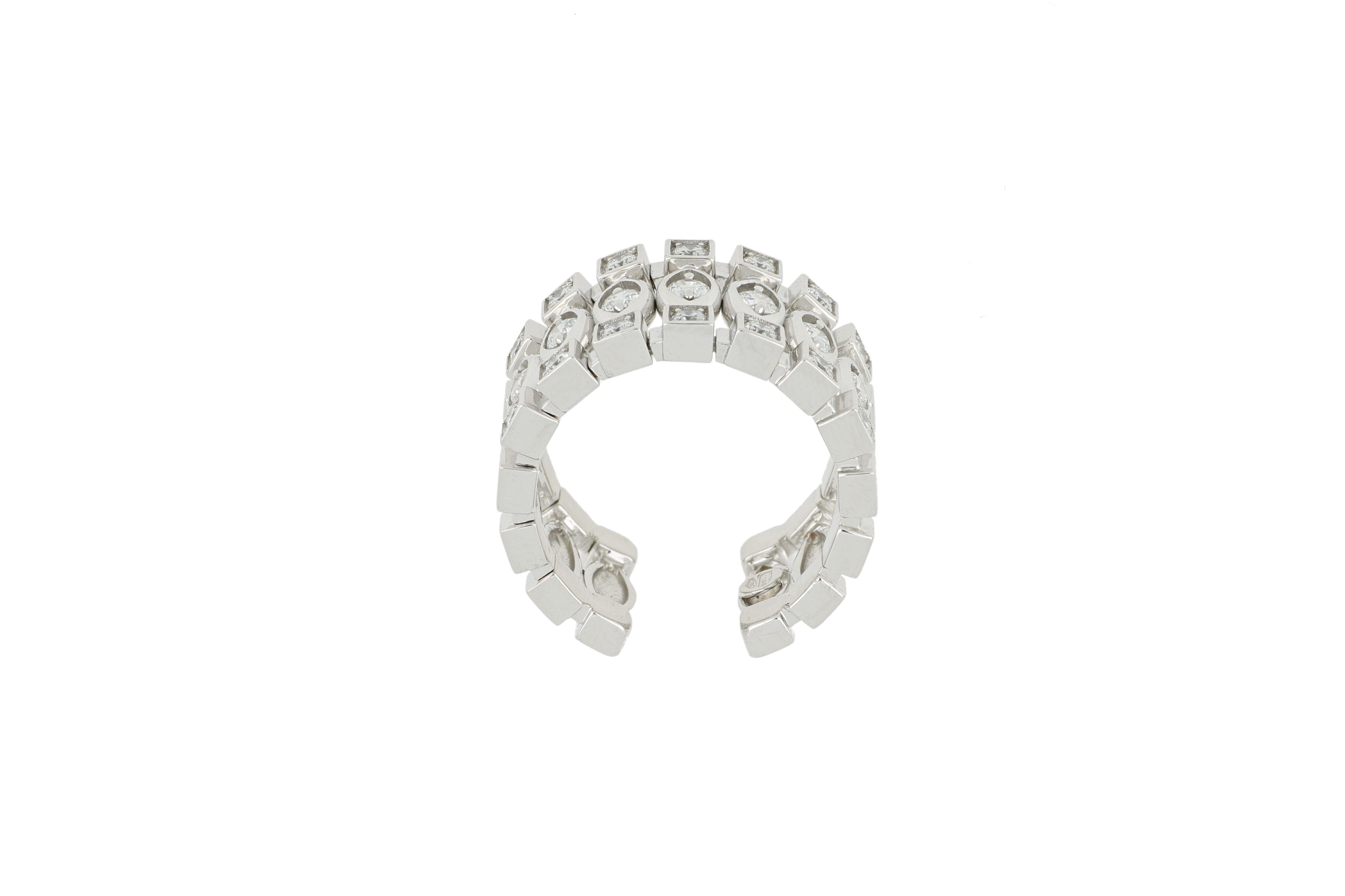 Ring 18 Karat White Gold and White Diamonds VS color G, Handmade In New Condition For Sale In SESTO FIORENTINO, IT
