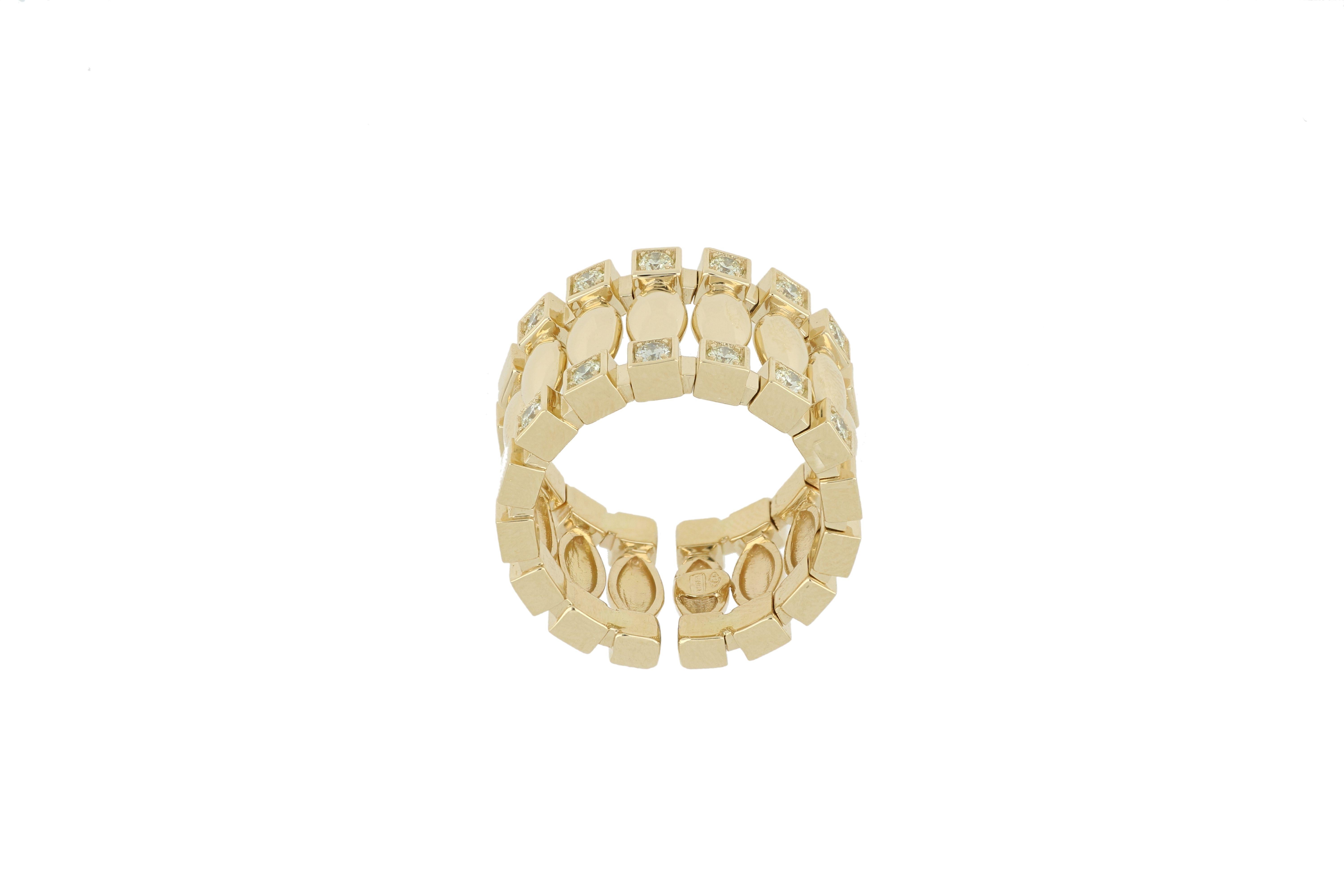Women's Ring 18 Karat Yellow Gold and Cream Diamonds VS color G, Handmade For Sale