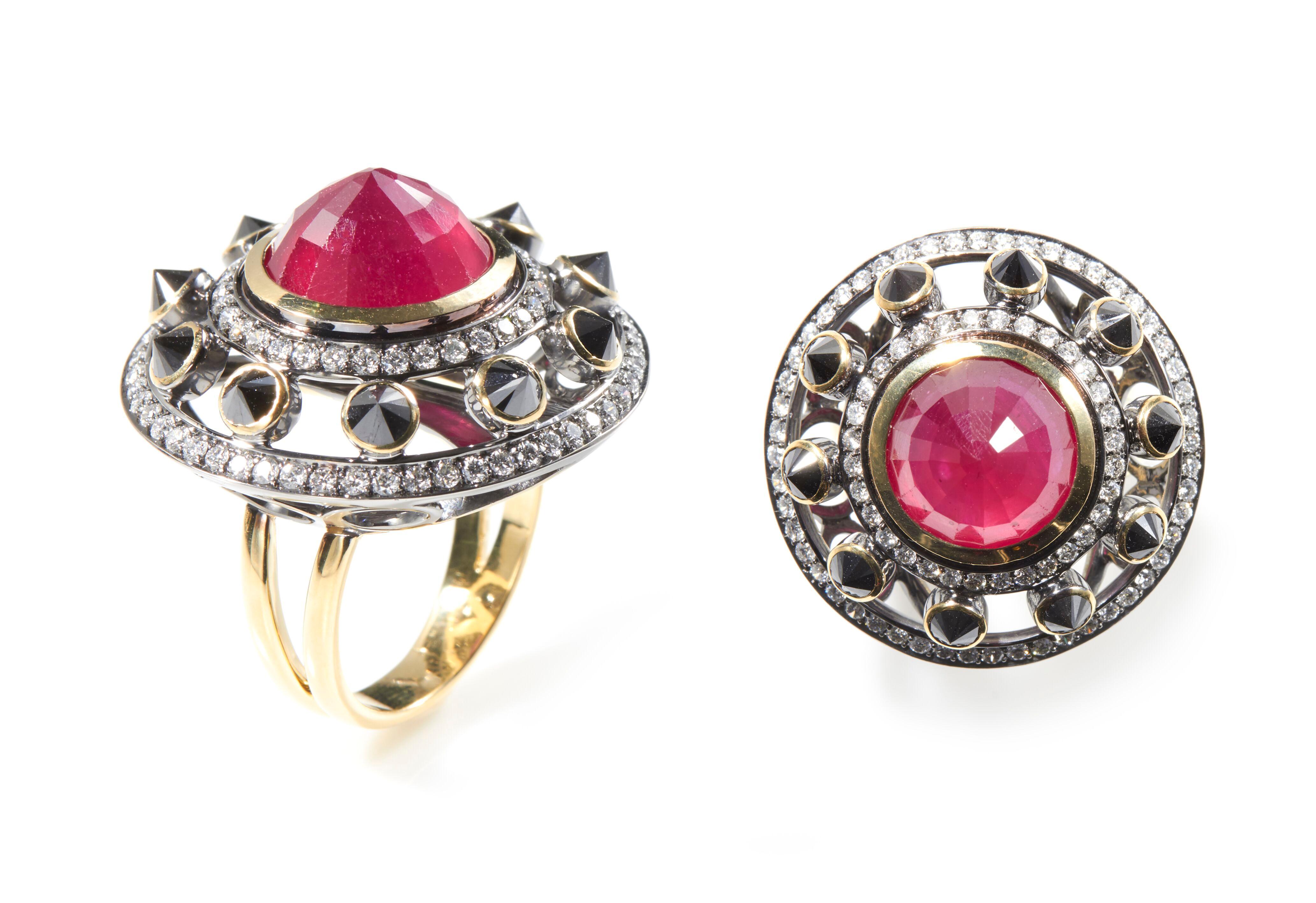 Contemporary Ruby 9, 28ct & Diamonds Ring in 18k Yellow Gold For Sale