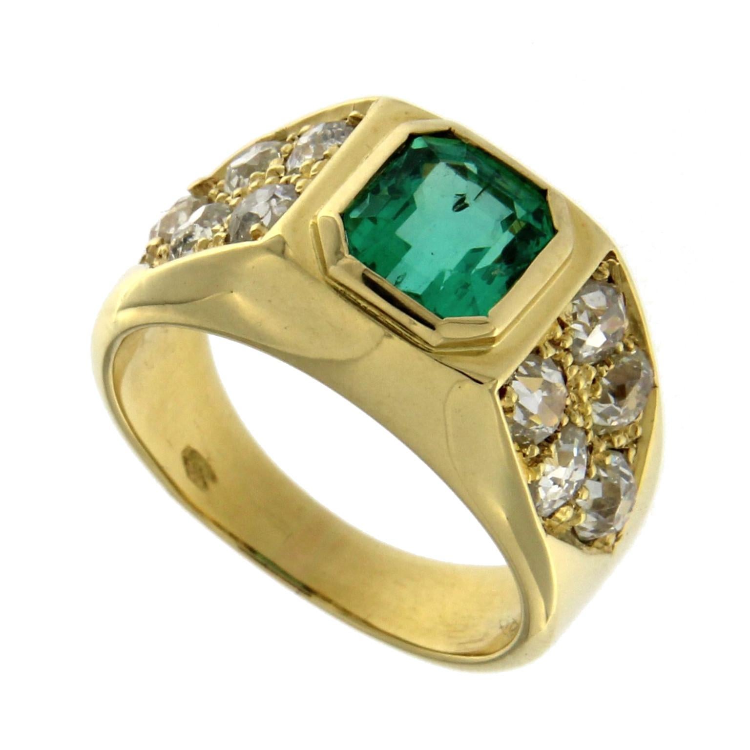 Ring in 18 kt  yellow gold with emerald and white diamonds 

the total weight of the gold is  gr 10,50
the total weight of the white diamonds is ct 1.50
Emerald size is 6x7 mm 

STAMP: 10 MI ITALY 750
US SIZE 6,75
