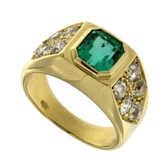 18K Yellow Gold Ring with Emerald and White Diamonds