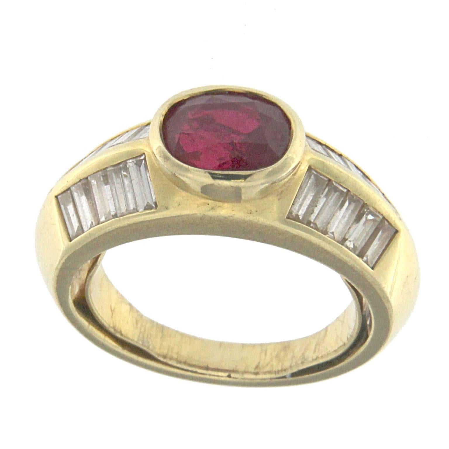 Ring in 18 kt  yellow gold with ruby and white diamonds 

the total weight of the gold is  gr 8.4
the total weight of the white diamonds is ct 1.06 - color GH clarity VVS1
the total weight of the ruby is ct 1.65

STAMP: 10 MI ITALY 750
US SIZE 6

