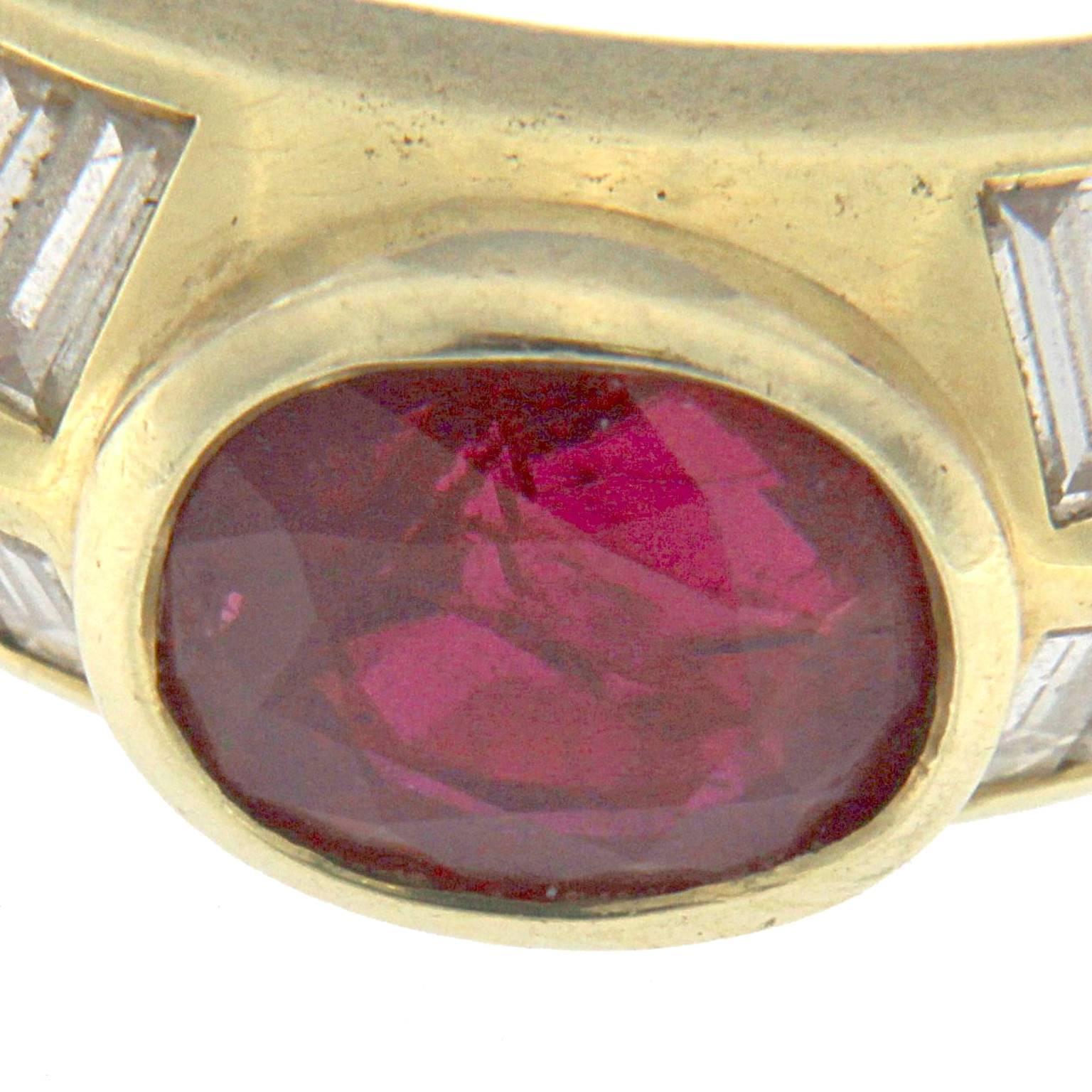 Mixed Cut Ring 18 Karat Yellow Gold with Ruby and White Diamonds For Sale