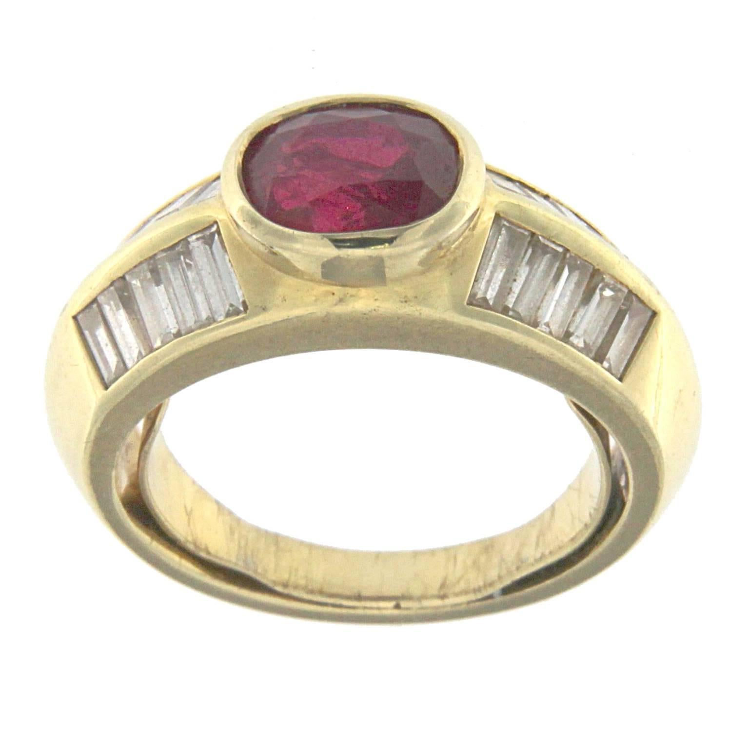 Ring 18 Karat Yellow Gold with Ruby and White Diamonds For Sale