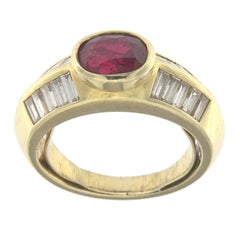 Vintage Ring 18 Karat Yellow Gold with Ruby and White Diamonds
