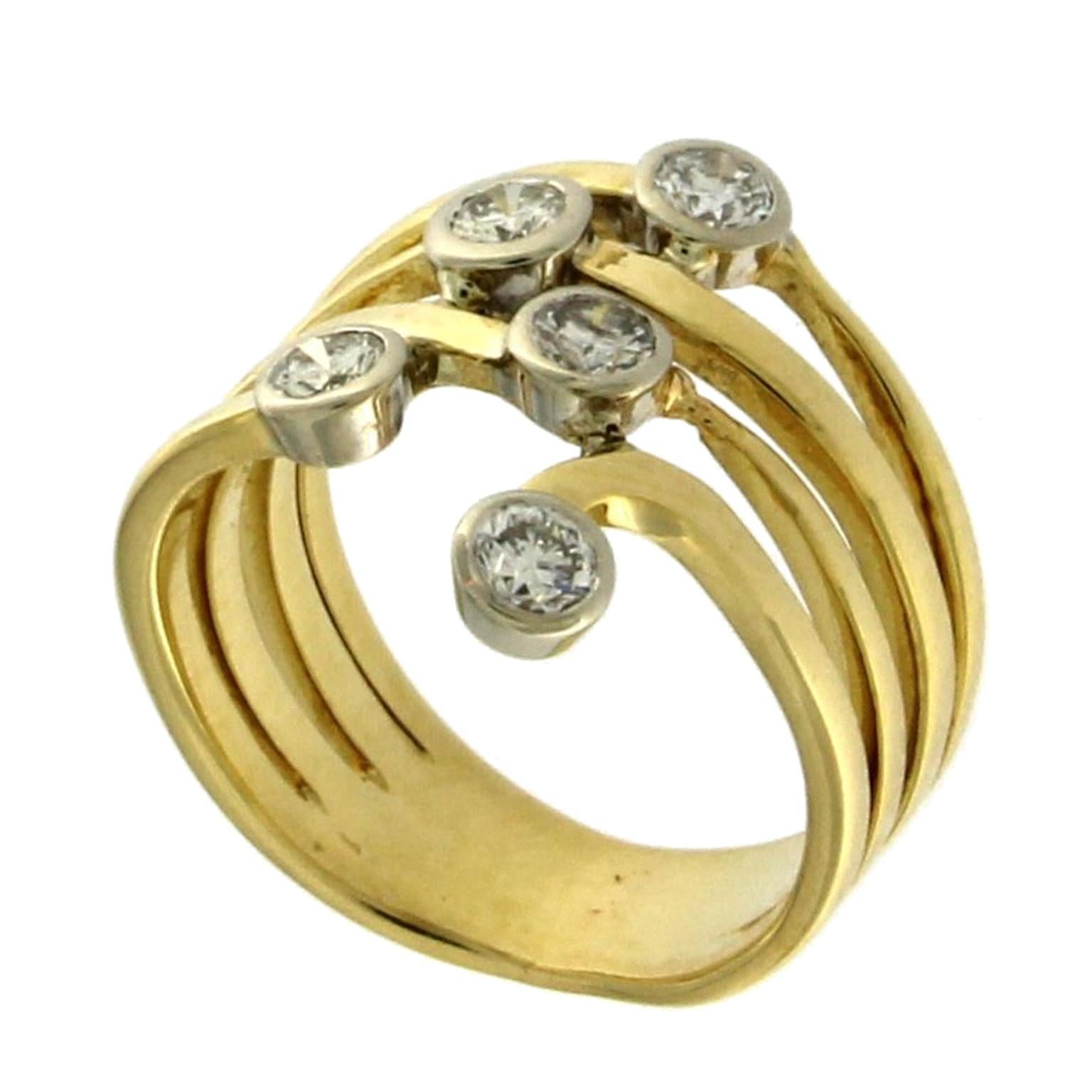 Ring 18 Karat Yellow Gold with White Diamonds In Excellent Condition In Milano, Lombardia