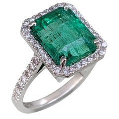 Ring - 18 kt. Weißgold - 7.10ct. tw. Smaragd - Diamant - IGI