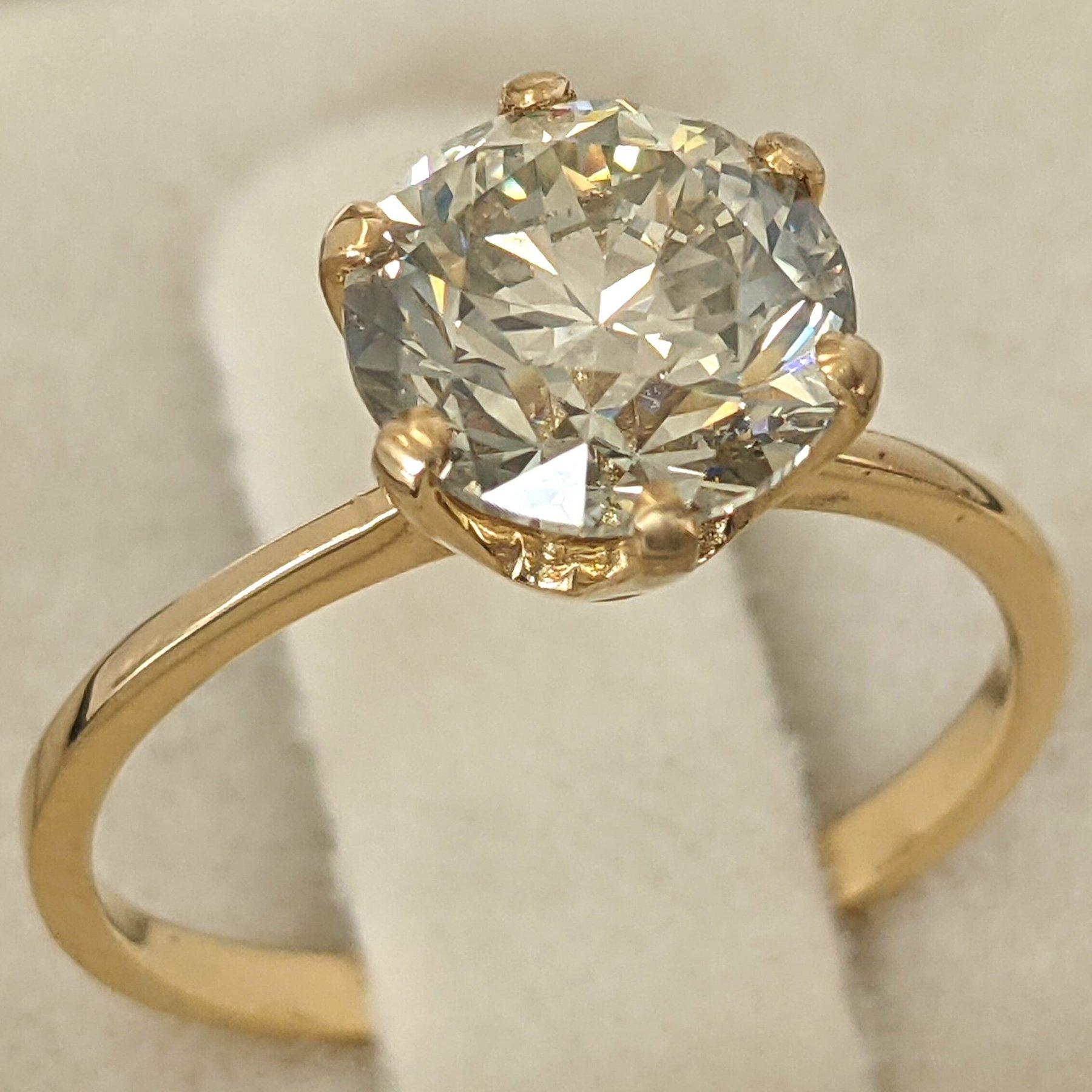 Anillo - 18 kt. Oro amarillo - 2,01 ct. tw. Diamante (color natural) - IGI Corte redondo en venta