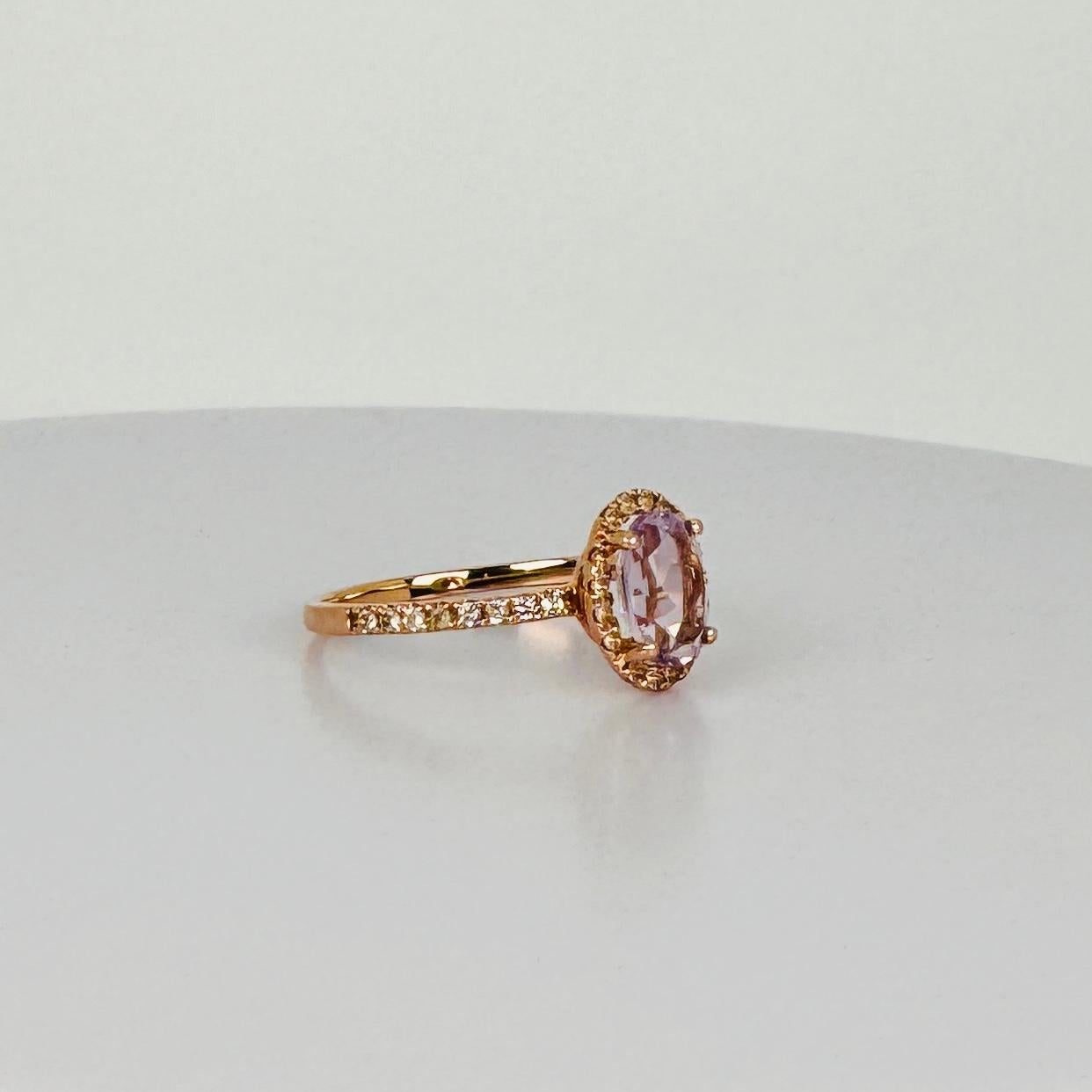 Ring 18k Rose Gold mit mit ovalem Amethyst  1,28 ct & Entourage Weiße Saphire im Angebot 5