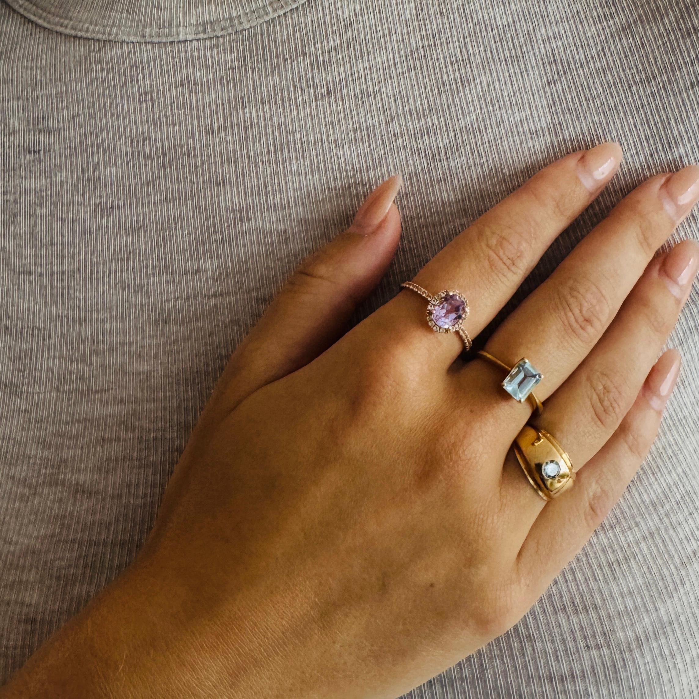 Ring 18k Rose Gold mit mit ovalem Amethyst  1,28 ct & Entourage Weiße Saphire im Angebot 6