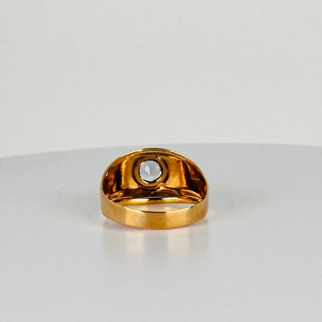 Bague or jaune chaud 18k avec spinelle bleu taille ronde de 0.20 carat en vente 3