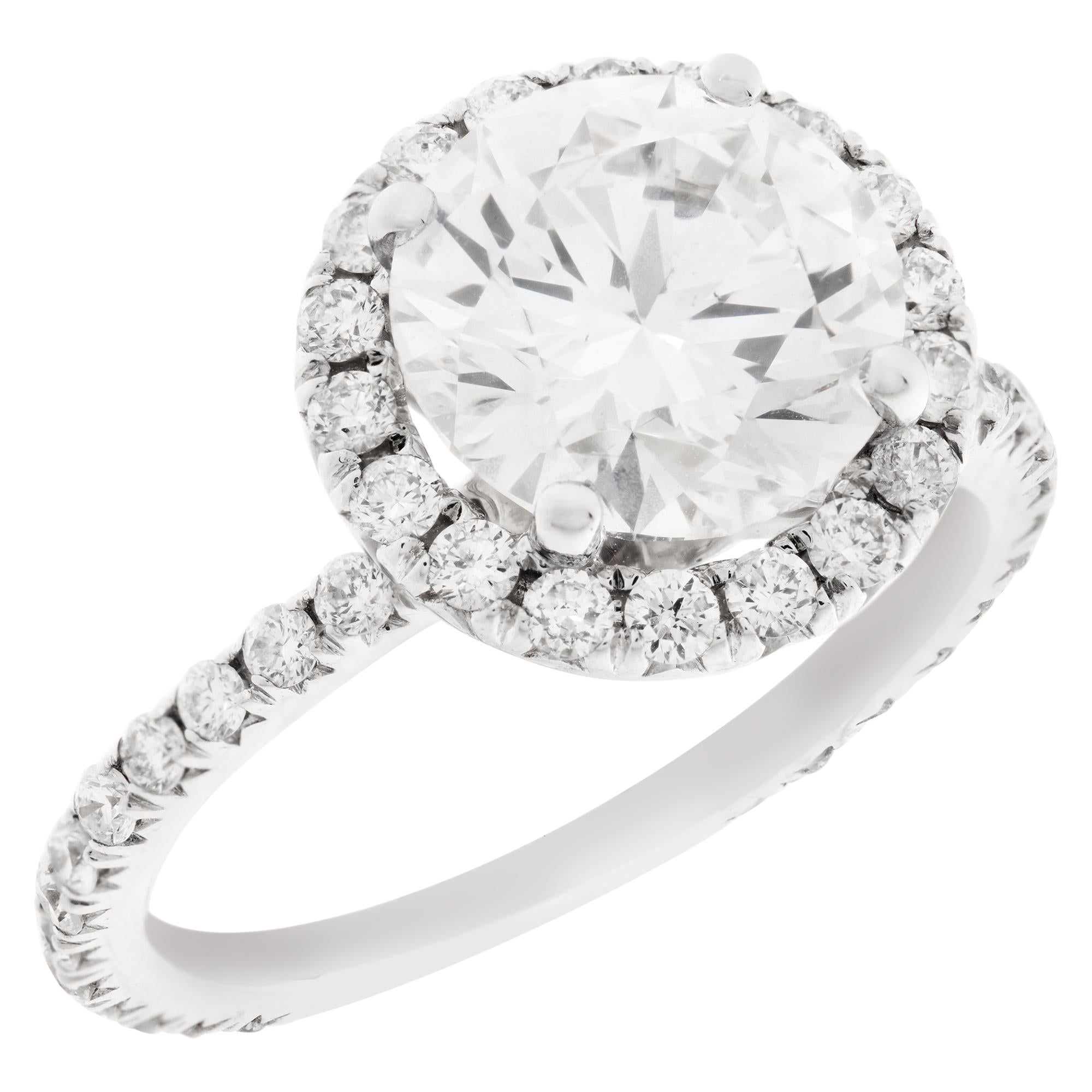 Ring 18k Weißgold, GIA-zertifizierter runder Diamant im Brillantschliff 2,11 Karat im Zustand „Hervorragend“ in Surfside, FL