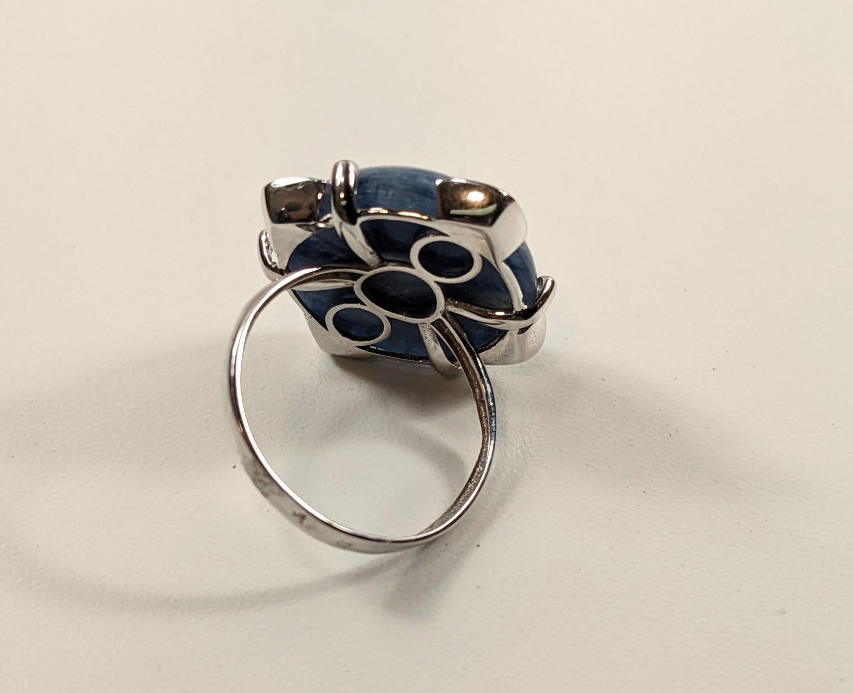 Contemporary Ring 18k White Gold with Central Kyanite and diamonds For Sale