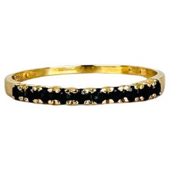 Bague Or Jaune 18k avec Saphirs Bleus Rond Facetté Demi Eternité