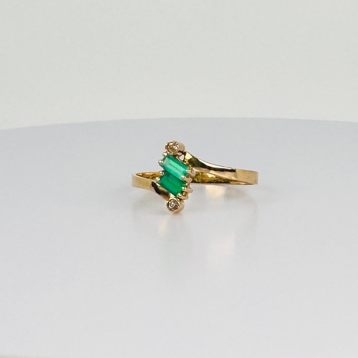 Anillo Oro Amarillo 18k con Turmalinas Verdes Esmeralda Facetada&Diamantes talla redonda en Bueno estado para la venta en Heemstede, NL