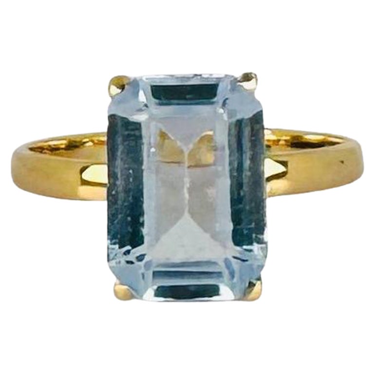 Anello in oro giallo 18 carati con acquamarina smeraldo sfaccettata da 2,3 carati