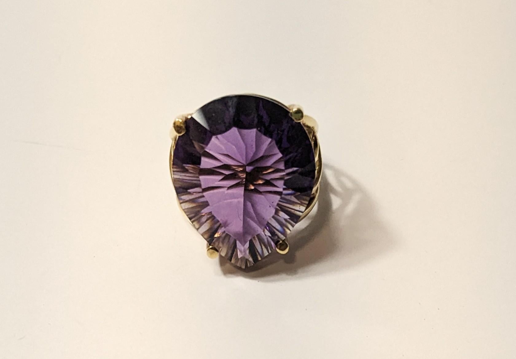 Ring 18K Yellow Gold with  Violet Quartz
Yellow Gold 18K.
 Size 14
Weight 9,4 gr.

IRAMA PRADERA the creative director of design and estate department has a 