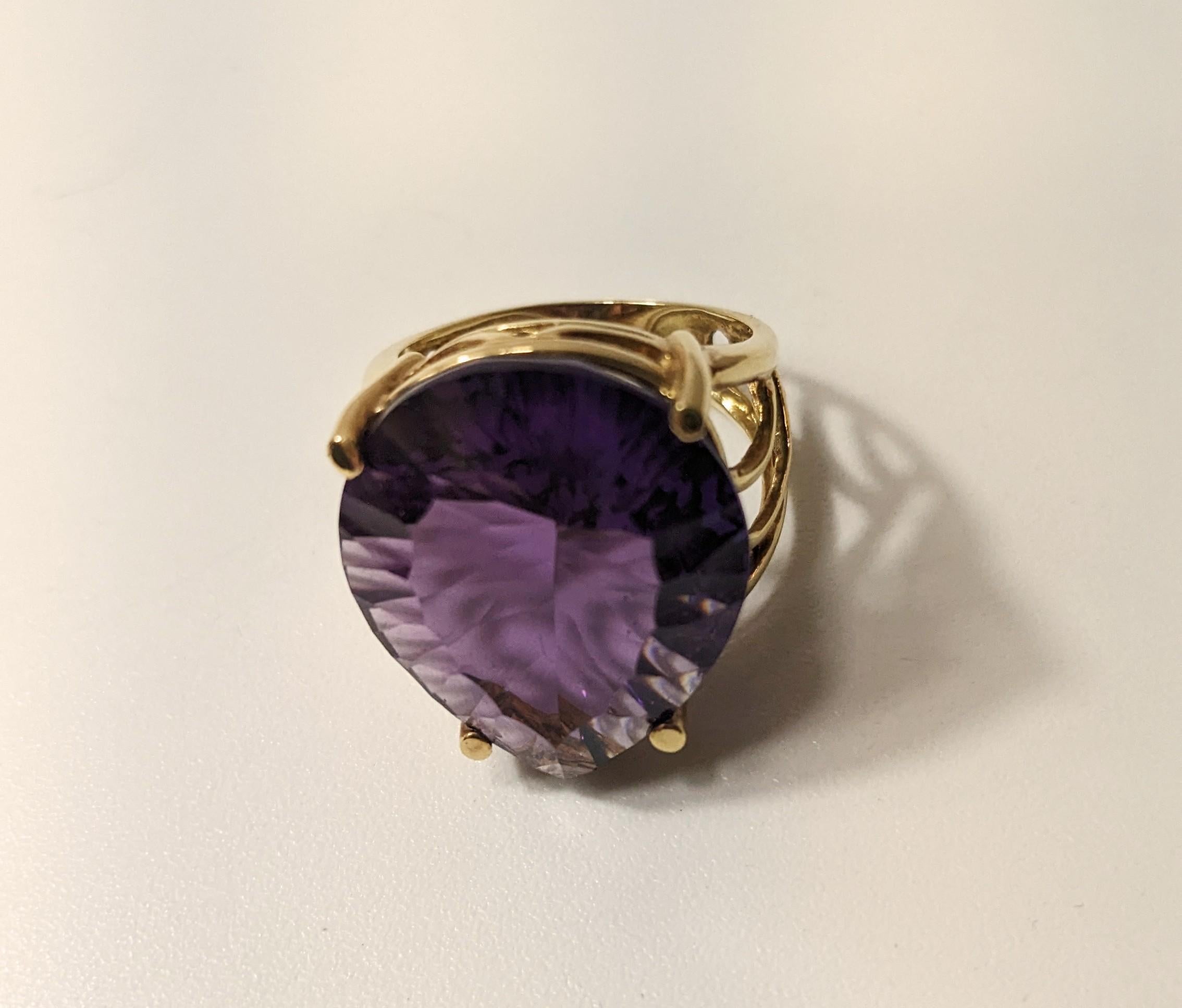 Contemporary Ring 18k Yellow Gold with Violet Quartz For Sale