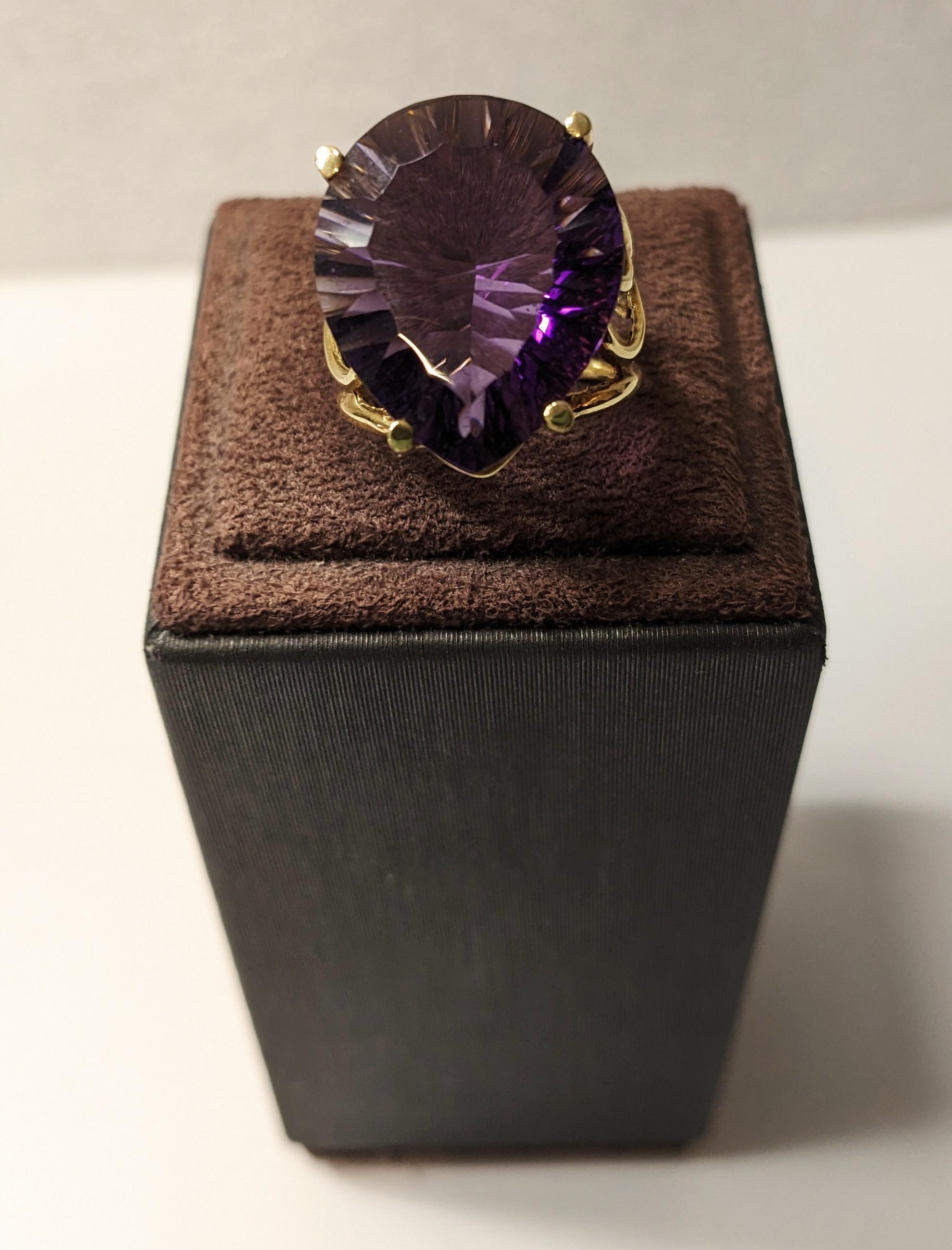 Ring 18k Yellow Gold with Violet Quartz For Sale 2